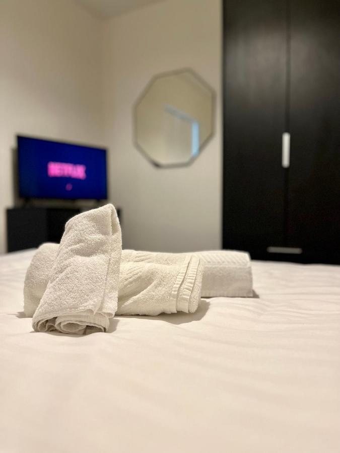 Fully Equipped One Bedroom Apartment Near Old Trafford Stadium! マンチェスター エクステリア 写真